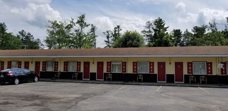 Sun n Snow Motel - From Web Listing (newer photo)